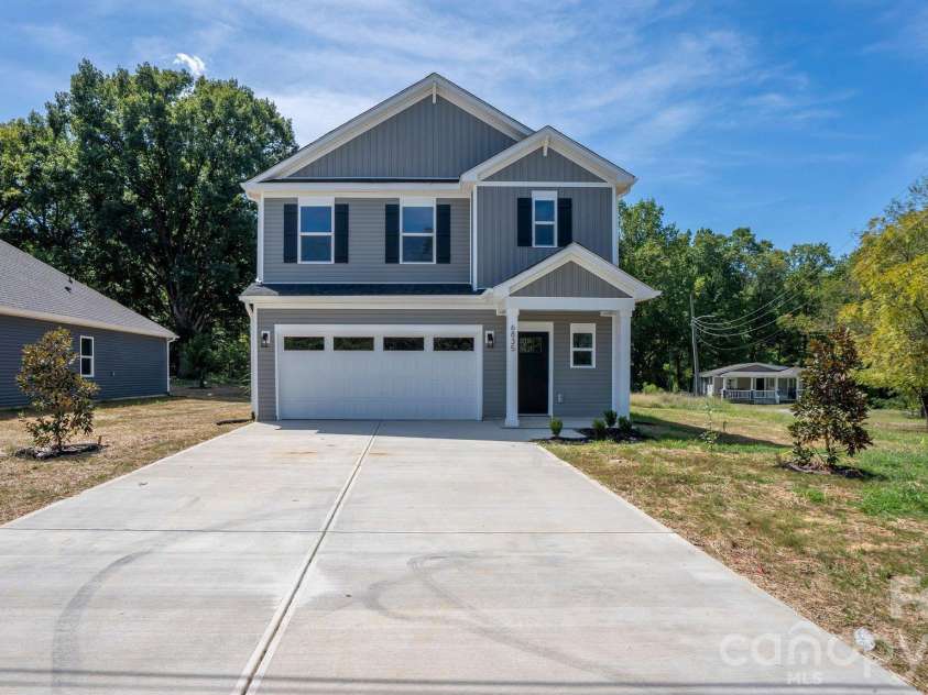 6835 Mint Street, Charlotte, NC 28214.  MLS# CAR4431176, YatesRealty ID 54701. 
