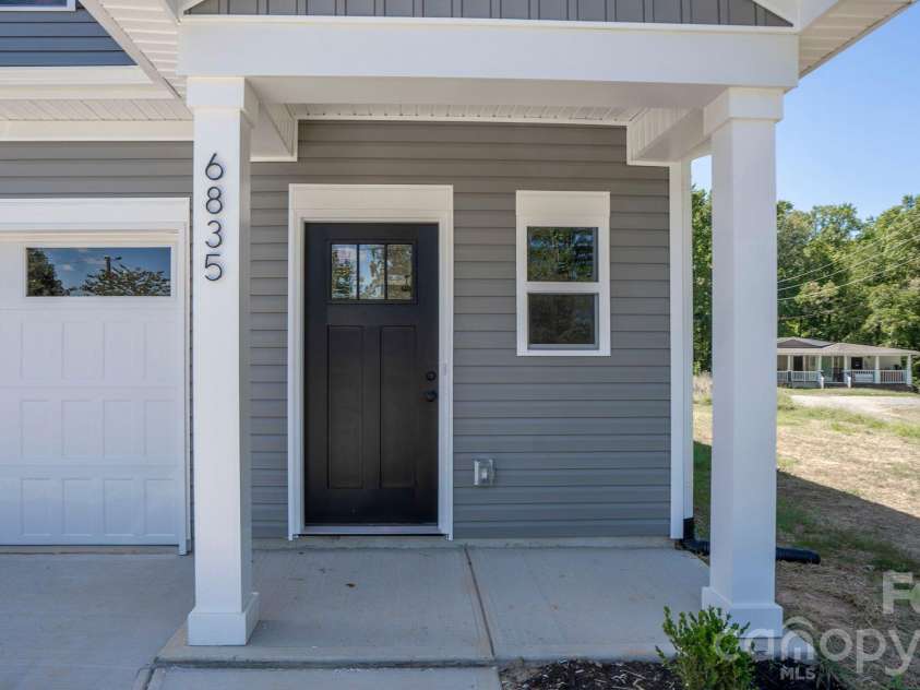 6835 Mint Street, Charlotte, NC 28214.  MLS# CAR4431176, YatesRealty ID 54701. 