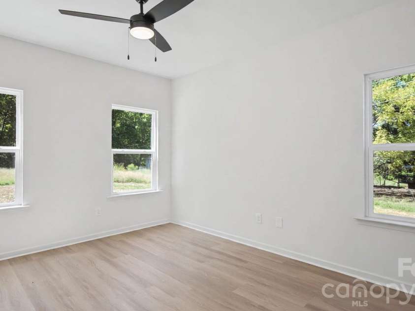 6835 Mint Street, Charlotte, NC 28214.  MLS# CAR4431176, YatesRealty ID 54701. 