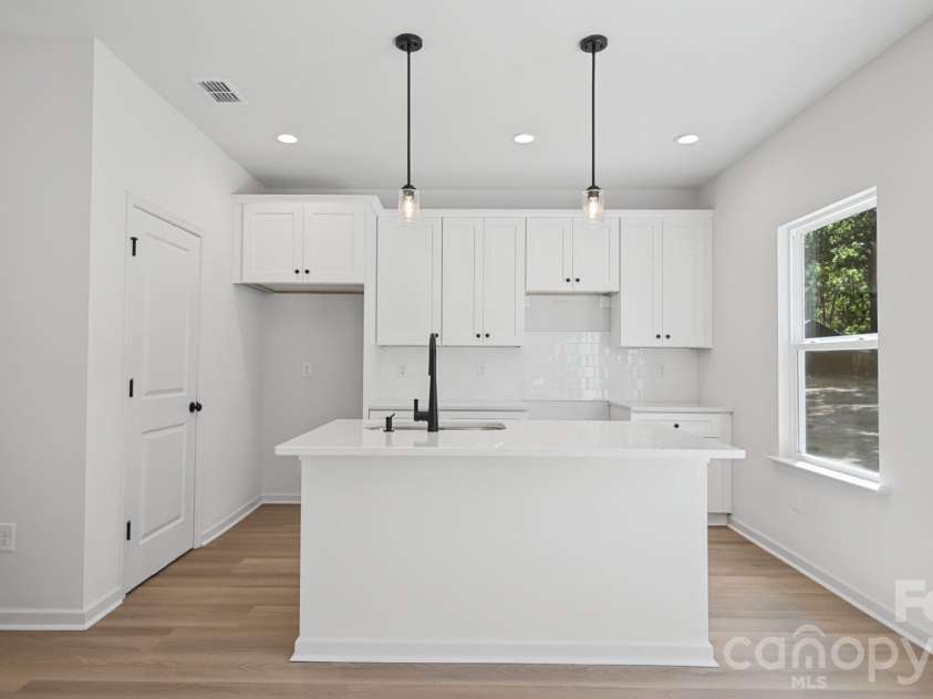 6835 Mint Street, Charlotte, NC 28214.  MLS# CAR4431176, YatesRealty ID 54701. 