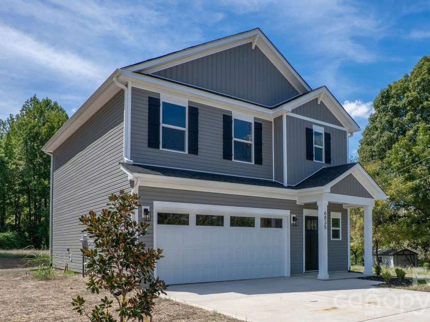 6835 Mint Street, Charlotte, NC 28214.  MLS# CAR4431176, YatesRealty ID 54701. 
