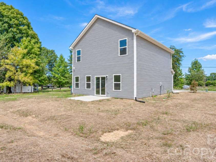 6835 Mint Street, Charlotte, NC 28214.  MLS# CAR4431176, YatesRealty ID 54701. 