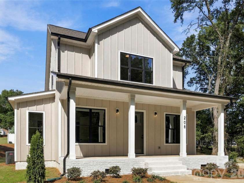 208 Excelsior Street, Belmont, NC 28012.  MLS# CAR4431167, YatesRealty ID 54702. 