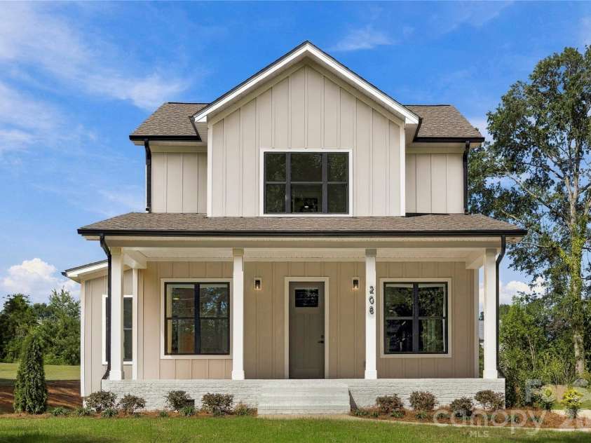 208 Excelsior Street, Belmont, NC 28012.  MLS# CAR4431167, YatesRealty ID 54702. 