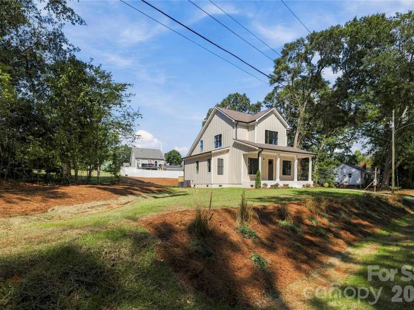 208 Excelsior Street, Belmont, NC 28012.  MLS# CAR4431167, YatesRealty ID 54702. 