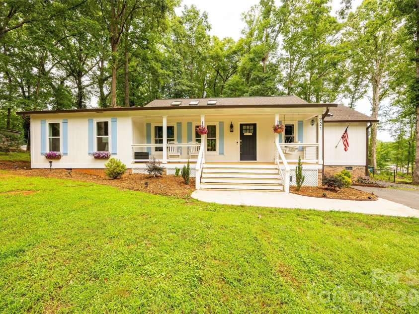 221 5th Street, Conover, NC 28613.  MLS# CAR4430937, YatesRealty ID 54703. 