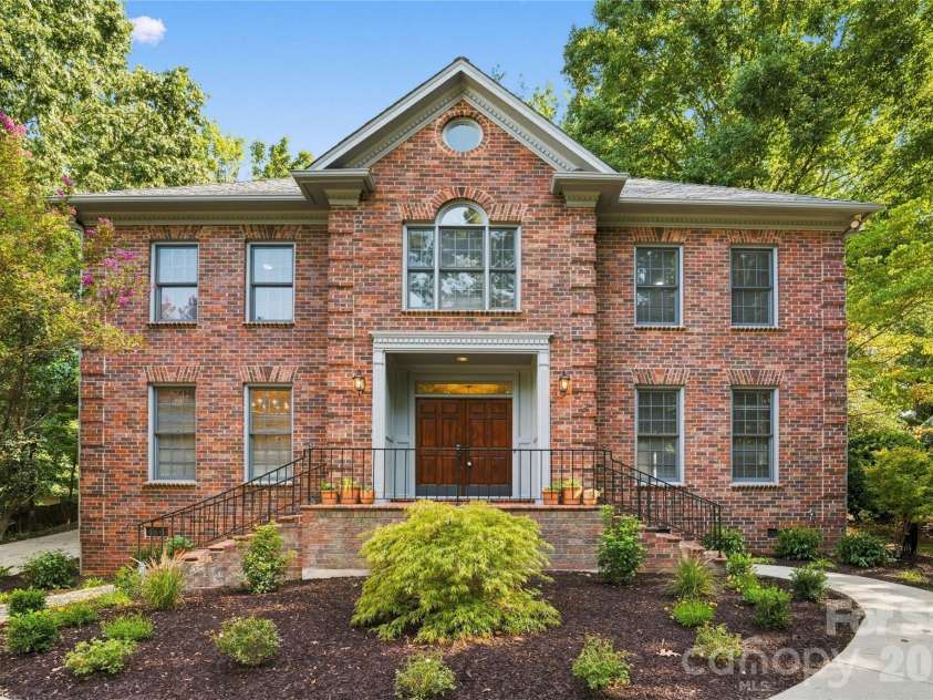 3715 Monique Lane, Charlotte, NC 28210.  MLS# CAR4430980, YatesRealty ID 54707. 