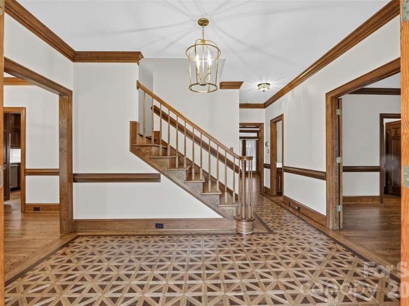 3715 Monique Lane, Charlotte, NC 28210.  MLS# CAR4430980, YatesRealty ID 54707. 