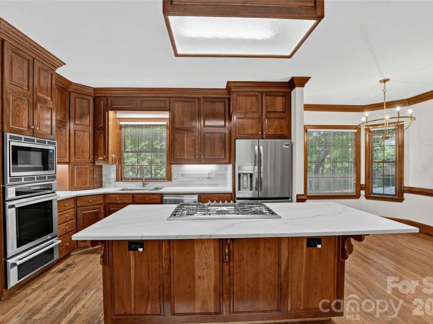 3715 Monique Lane, Charlotte, NC 28210.  MLS# CAR4430980, YatesRealty ID 54707. 