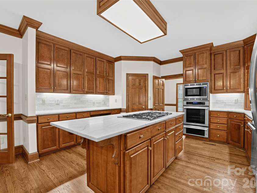 3715 Monique Lane, Charlotte, NC 28210.  MLS# CAR4430980, YatesRealty ID 54707. 