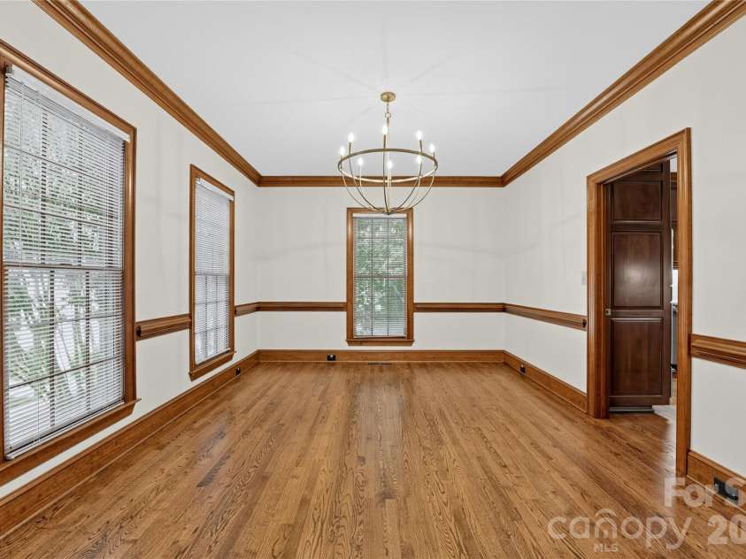 3715 Monique Lane, Charlotte, NC 28210.  MLS# CAR4430980, YatesRealty ID 54707. 