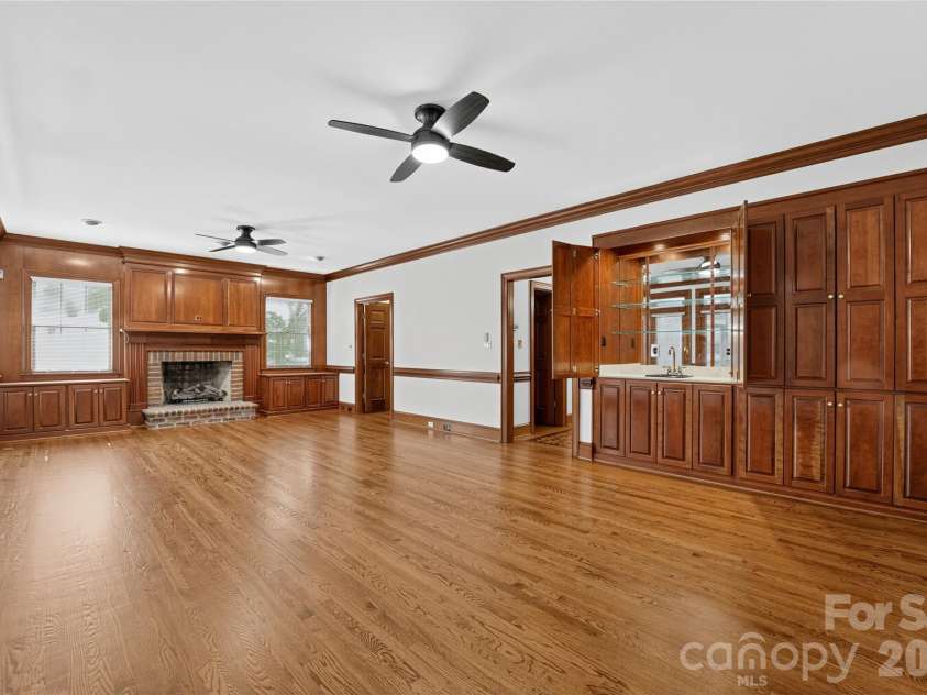 3715 Monique Lane, Charlotte, NC 28210.  MLS# CAR4430980, YatesRealty ID 54707. 