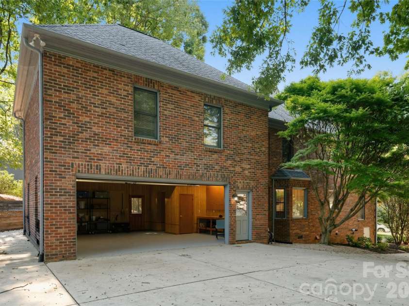3715 Monique Lane, Charlotte, NC 28210.  MLS# CAR4430980, YatesRealty ID 54707. 
