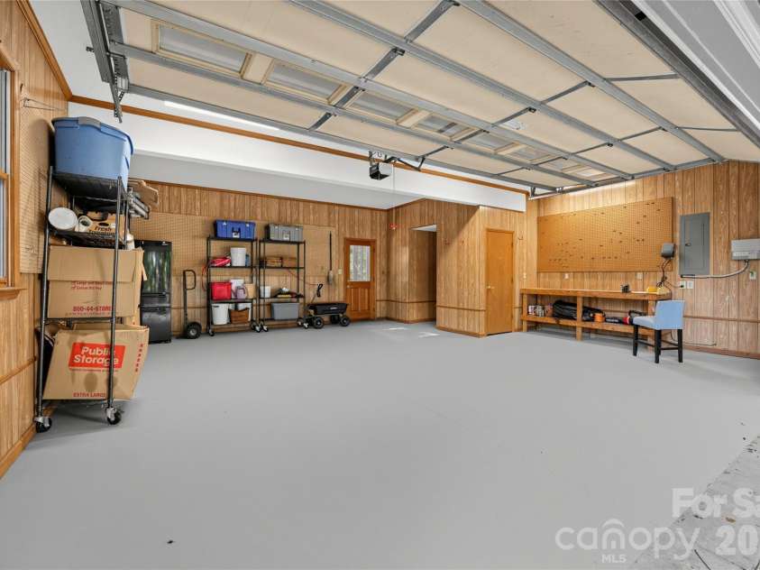 3715 Monique Lane, Charlotte, NC 28210.  MLS# CAR4430980, YatesRealty ID 54707. 