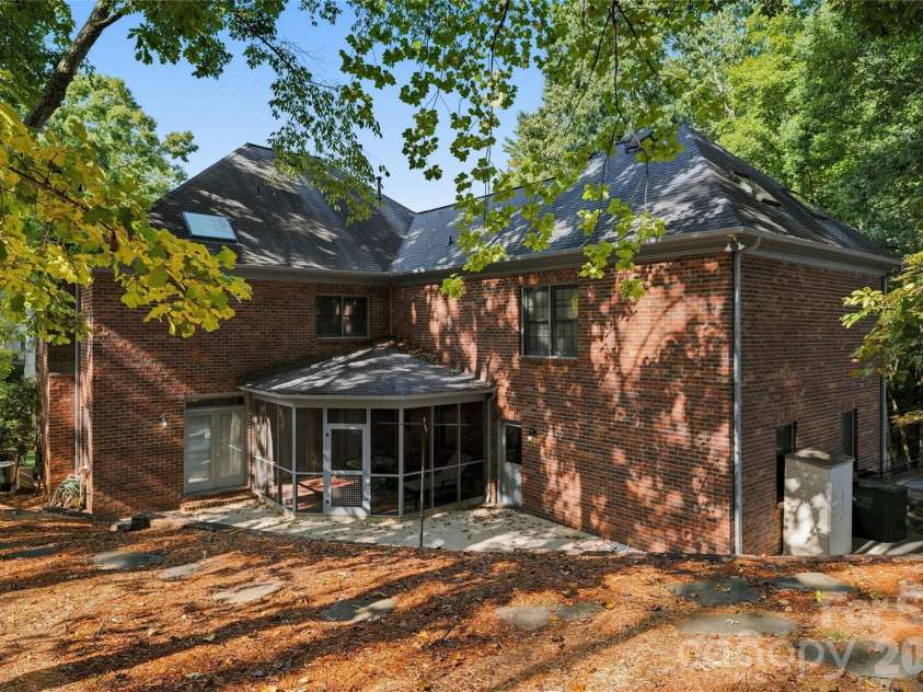 3715 Monique Lane, Charlotte, NC 28210.  MLS# CAR4430980, YatesRealty ID 54707. 