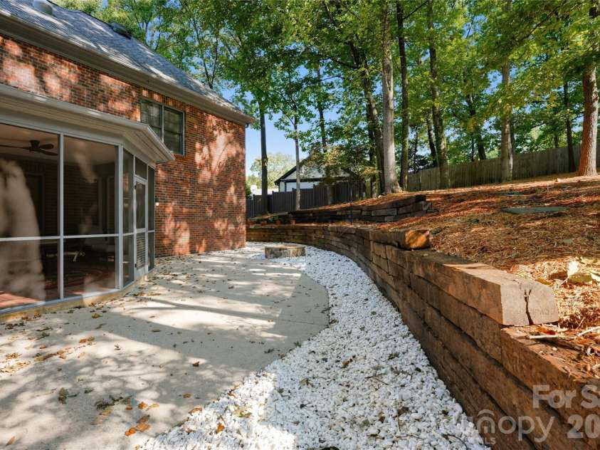 3715 Monique Lane, Charlotte, NC 28210.  MLS# CAR4430980, YatesRealty ID 54707. 
