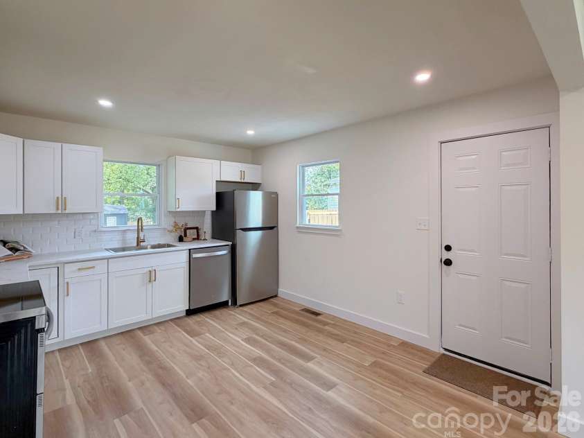 108 Willow Lake Road, Lancaster, SC 29720.  MLS# CAR4431131, YatesRealty ID 54709. 
