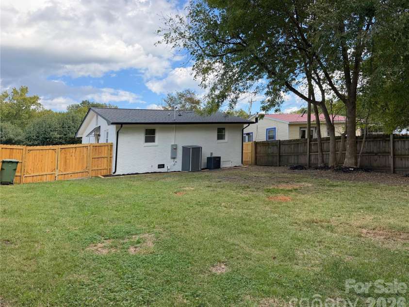 108 Willow Lake Road, Lancaster, SC 29720.  MLS# CAR4431131, YatesRealty ID 54709. 