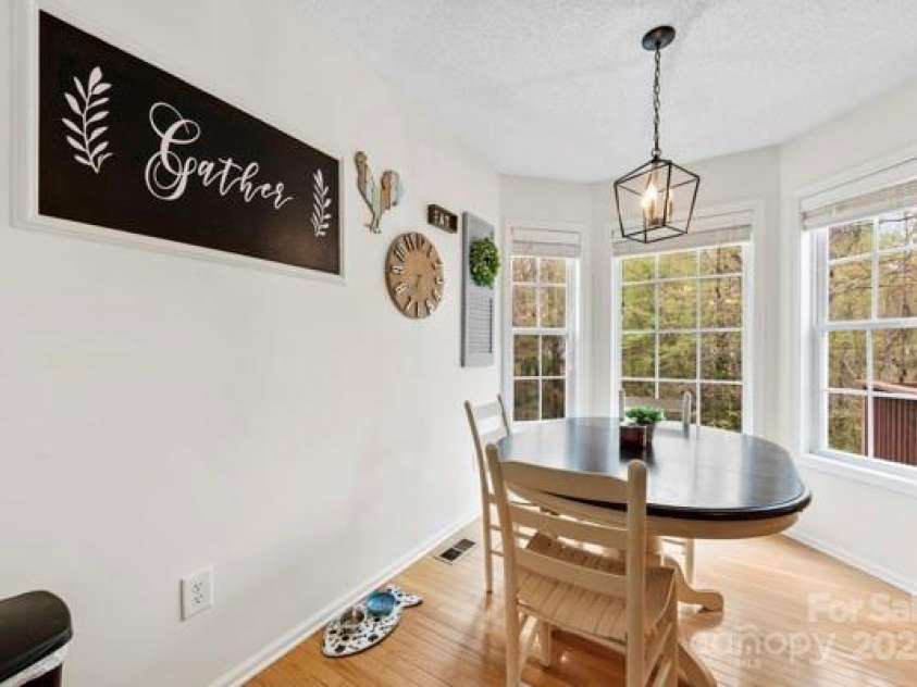 4380 Timberwood Drive, Gastonia, NC 28052.  MLS# CAR4241160, YatesRealty ID 5471. Breakfast