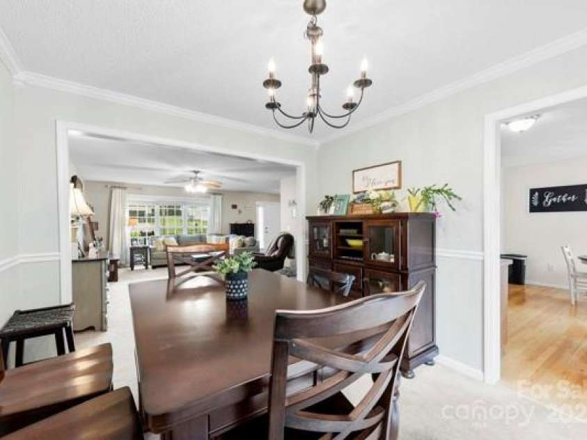 4380 Timberwood Drive, Gastonia, NC 28052.  MLS# CAR4241160, YatesRealty ID 5471. Dining