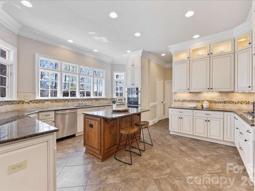 6241 Glynmoor Lakes Drive, Charlotte, NC 28277.  MLS# CAR4358528, YatesRealty ID 5471. 