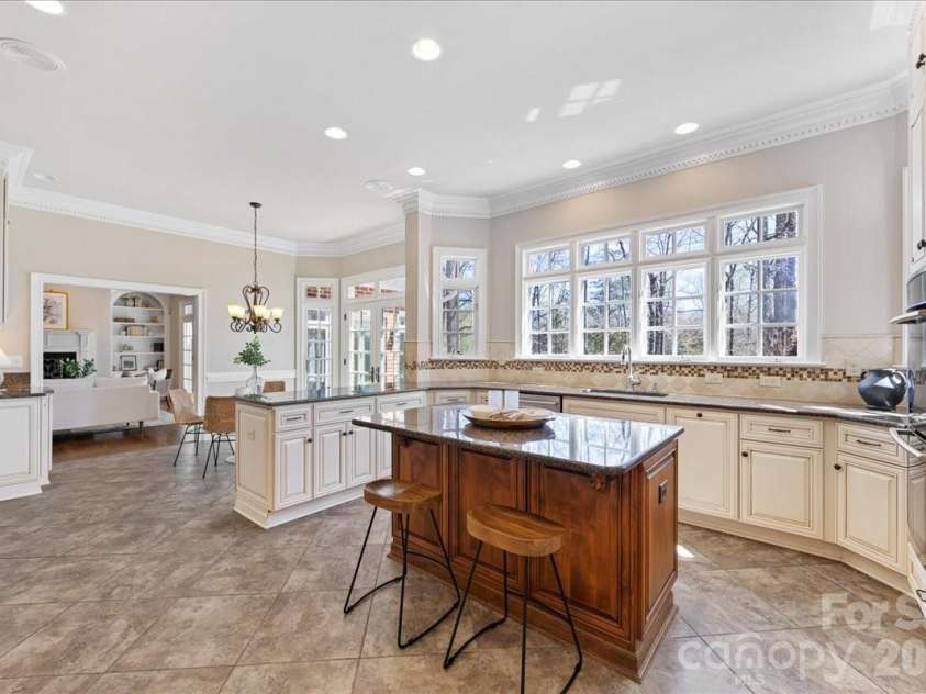 6241 Glynmoor Lakes Drive, Charlotte, NC 28277.  MLS# CAR4358528, YatesRealty ID 5471. 