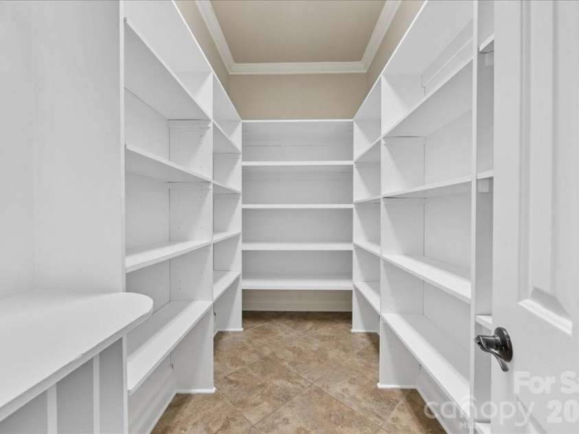6241 Glynmoor Lakes Drive, Charlotte, NC 28277.  MLS# CAR4358528, YatesRealty ID 5471. 