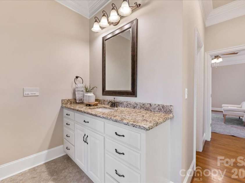 6241 Glynmoor Lakes Drive, Charlotte, NC 28277.  MLS# CAR4358528, YatesRealty ID 5471. 