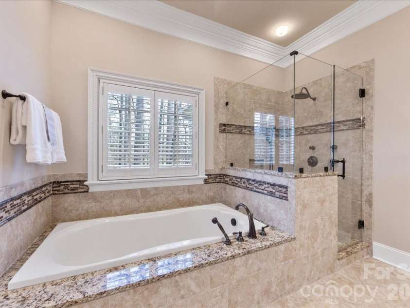 6241 Glynmoor Lakes Drive, Charlotte, NC 28277.  MLS# CAR4358528, YatesRealty ID 5471. 