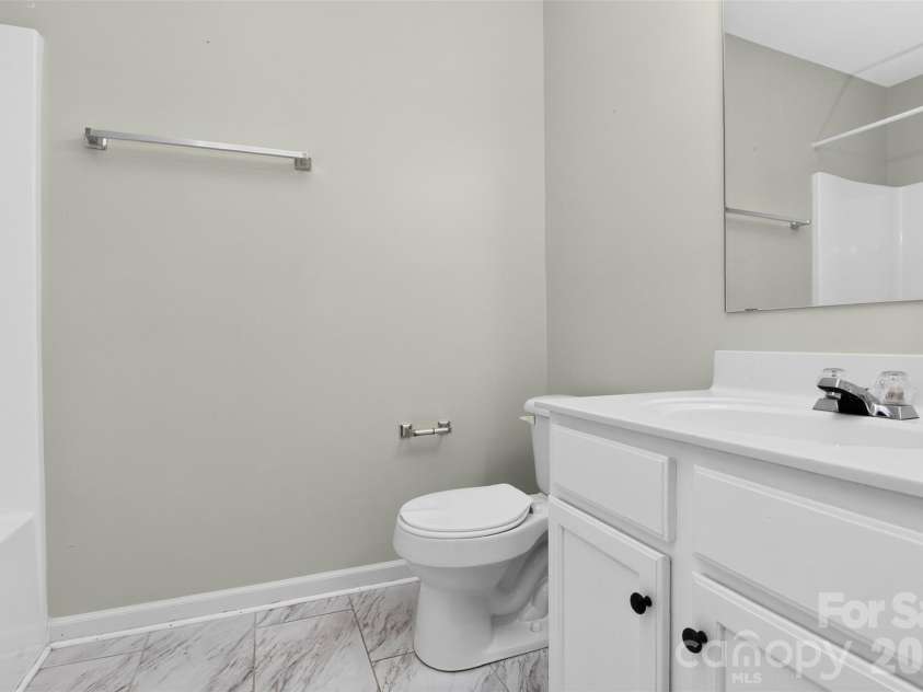 1713 Summit Ridge Lane, Kannapolis, NC 28083.  MLS# CAR4429894, YatesRealty ID 54715. 