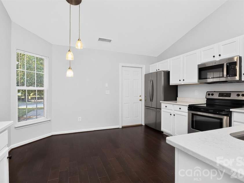 1713 Summit Ridge Lane, Kannapolis, NC 28083.  MLS# CAR4429894, YatesRealty ID 54715. 