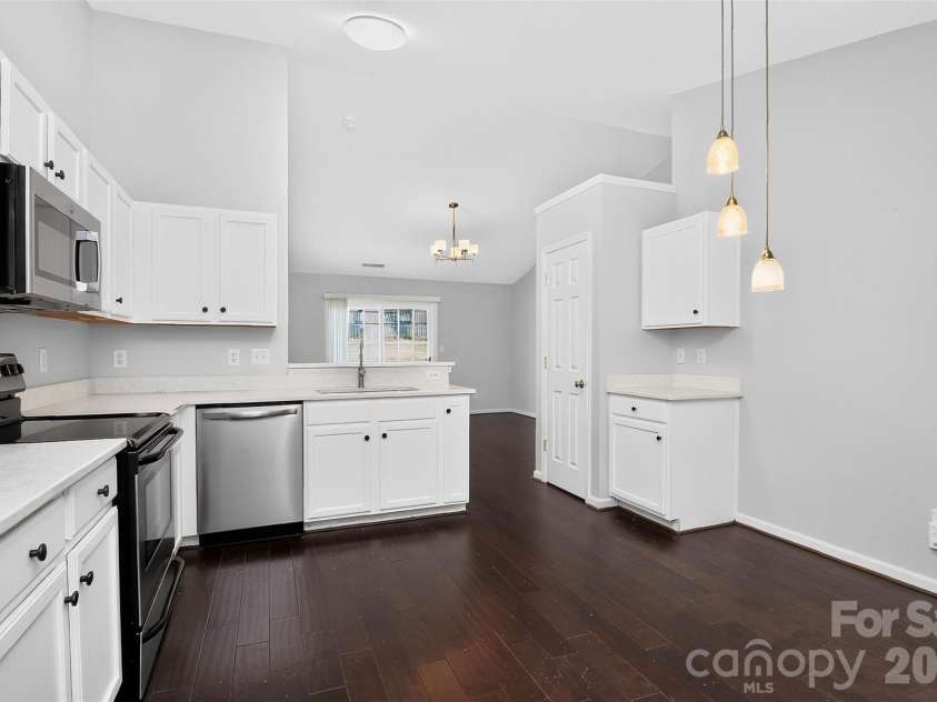 1713 Summit Ridge Lane, Kannapolis, NC 28083.  MLS# CAR4429894, YatesRealty ID 54715. 