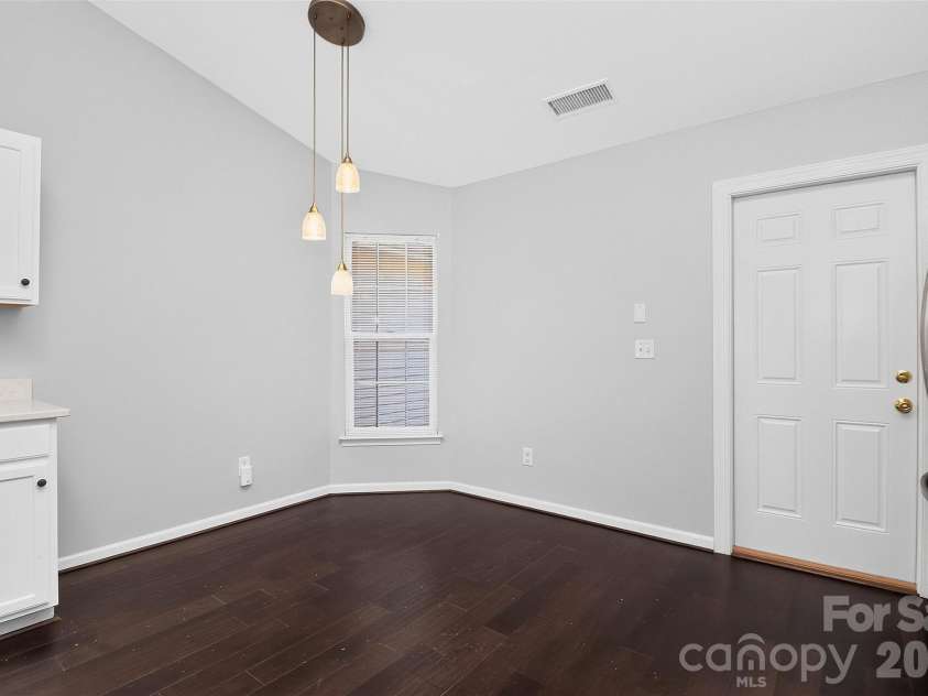 1713 Summit Ridge Lane, Kannapolis, NC 28083.  MLS# CAR4429894, YatesRealty ID 54715. 