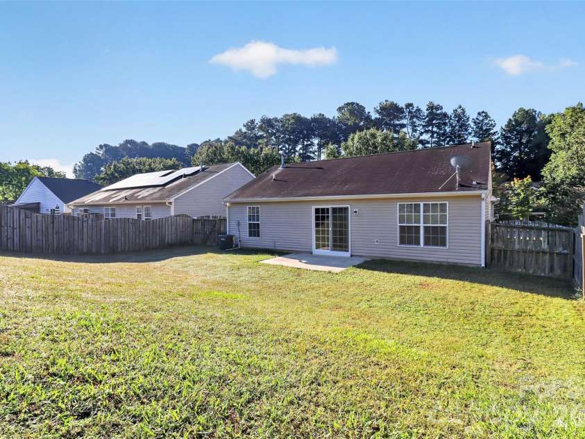 1713 Summit Ridge Lane, Kannapolis, NC 28083.  MLS# CAR4429894, YatesRealty ID 54715. 