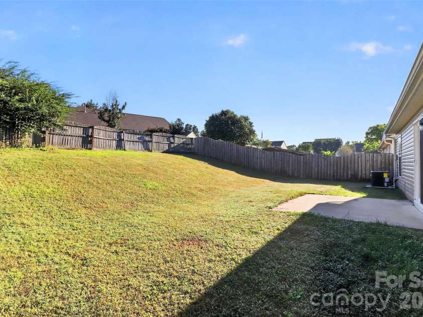 1713 Summit Ridge Lane, Kannapolis, NC 28083.  MLS# CAR4429894, YatesRealty ID 54715. Huge backyard!