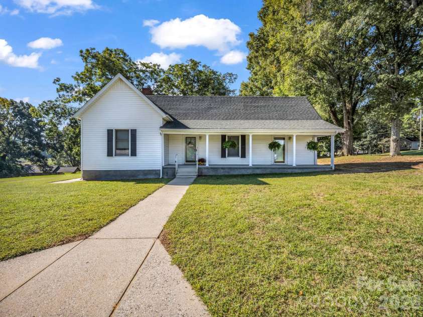 3833 Robert Riding Road, Shelby, NC 28150.  MLS# CAR4429609, YatesRealty ID 54717. 