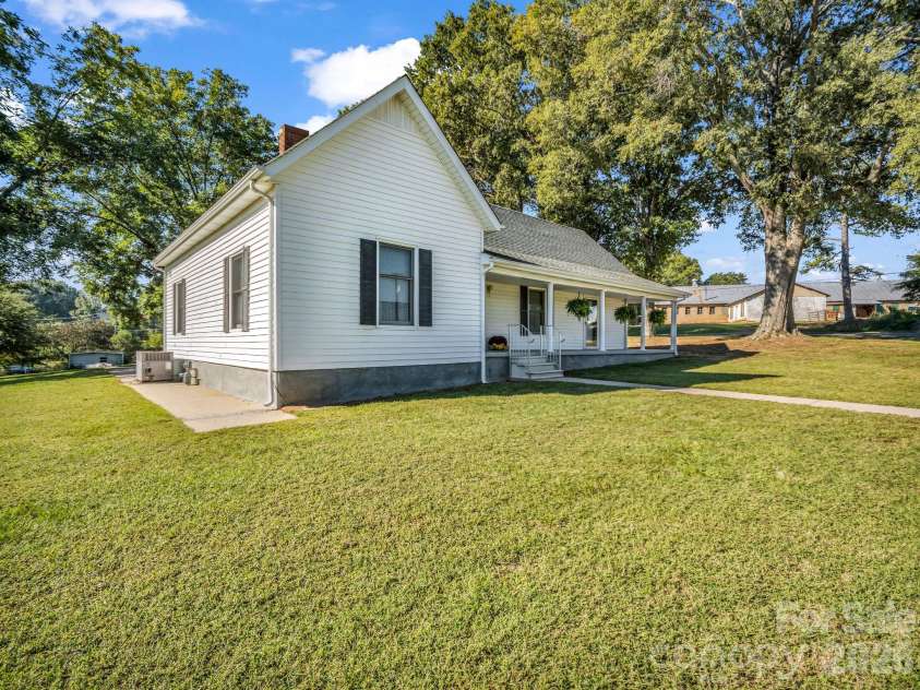 3833 Robert Riding Road, Shelby, NC 28150.  MLS# CAR4429609, YatesRealty ID 54717. 