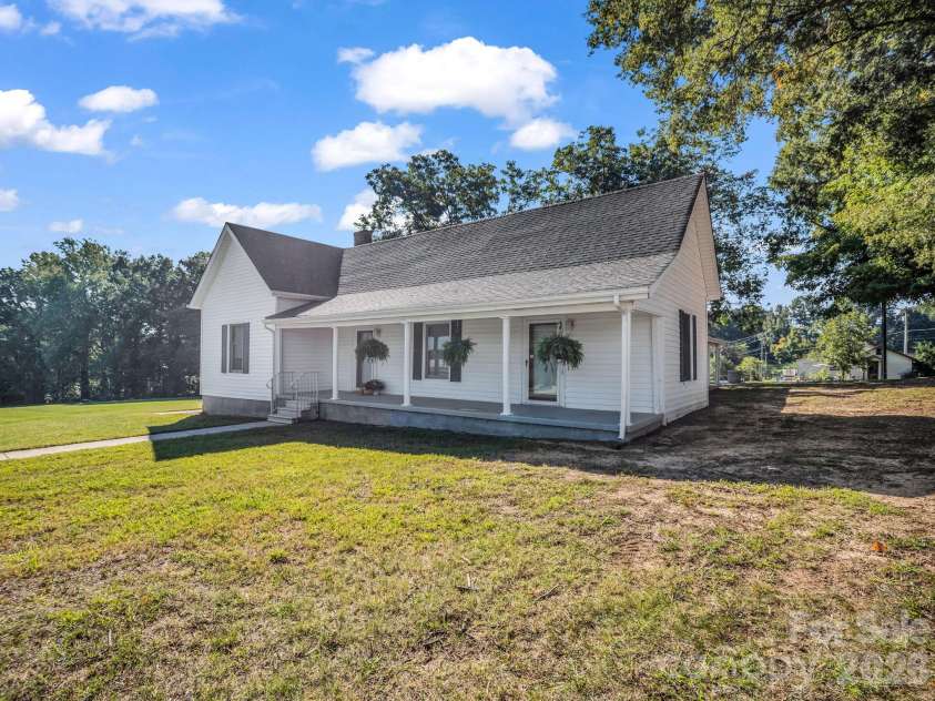 3833 Robert Riding Road, Shelby, NC 28150.  MLS# CAR4429609, YatesRealty ID 54717. 
