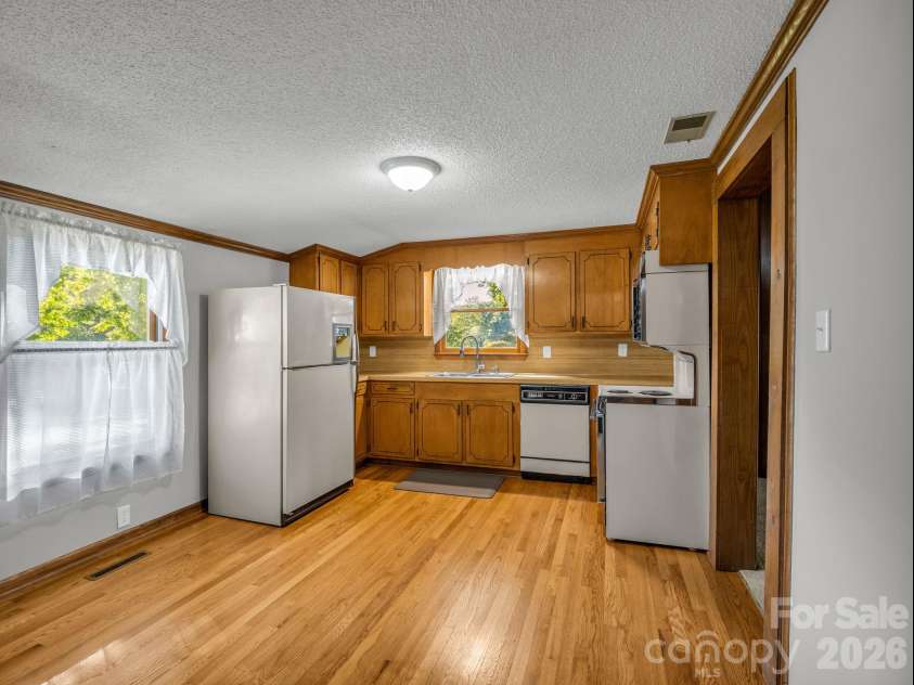 3833 Robert Riding Road, Shelby, NC 28150.  MLS# CAR4429609, YatesRealty ID 54717. 