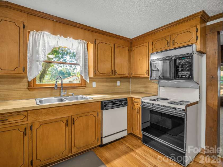 3833 Robert Riding Road, Shelby, NC 28150.  MLS# CAR4429609, YatesRealty ID 54717. 