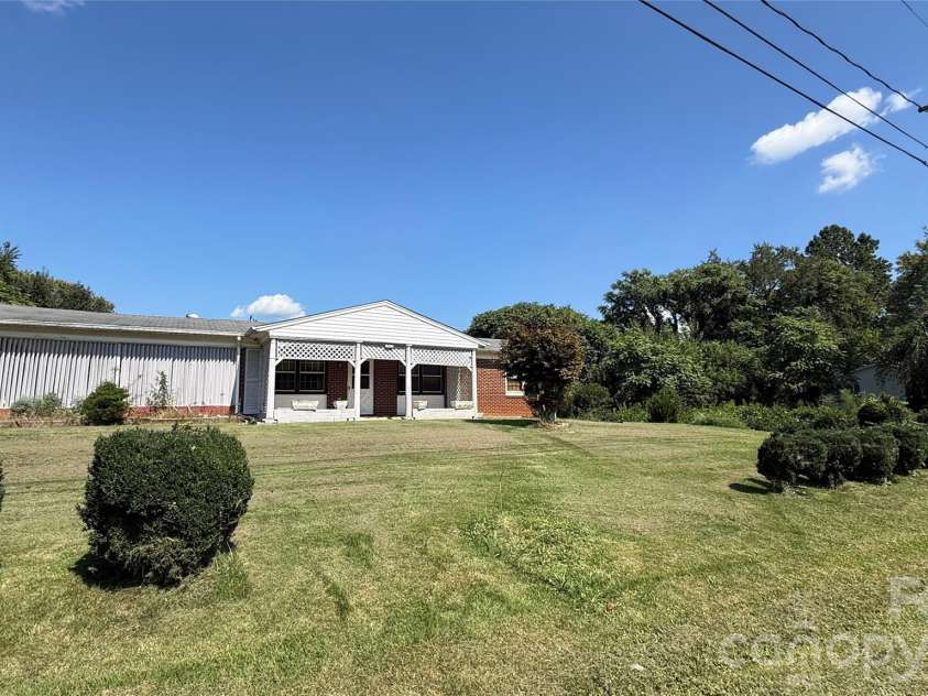 1517 Barcose Street, Lenoir, NC 28645.  MLS# CAR4431203, YatesRealty ID 54718. 
