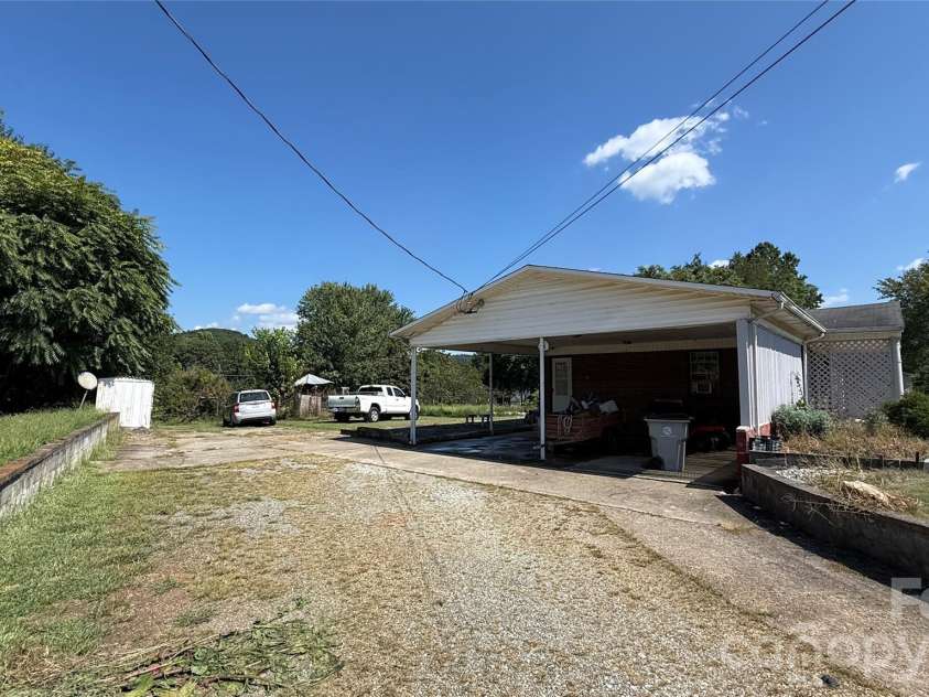 1517 Barcose Street, Lenoir, NC 28645.  MLS# CAR4431203, YatesRealty ID 54718. 