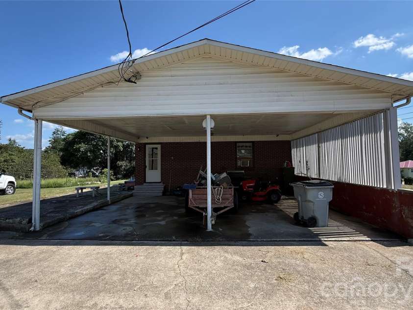 1517 Barcose Street, Lenoir, NC 28645.  MLS# CAR4431203, YatesRealty ID 54718. 