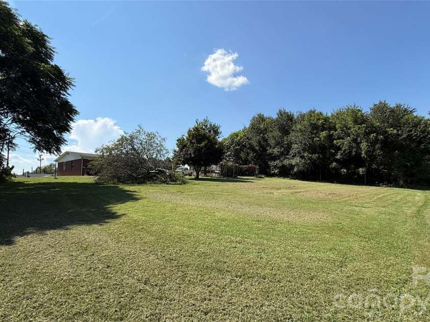 1517 Barcose Street, Lenoir, NC 28645.  MLS# CAR4431203, YatesRealty ID 54718. 