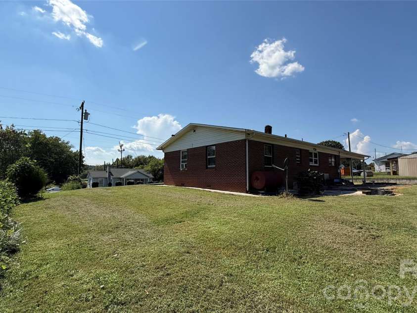 1517 Barcose Street, Lenoir, NC 28645.  MLS# CAR4431203, YatesRealty ID 54718. 