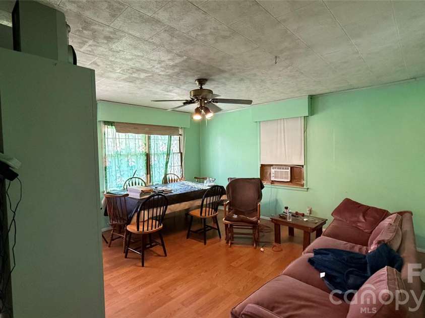 1517 Barcose Street, Lenoir, NC 28645.  MLS# CAR4431203, YatesRealty ID 54718. 