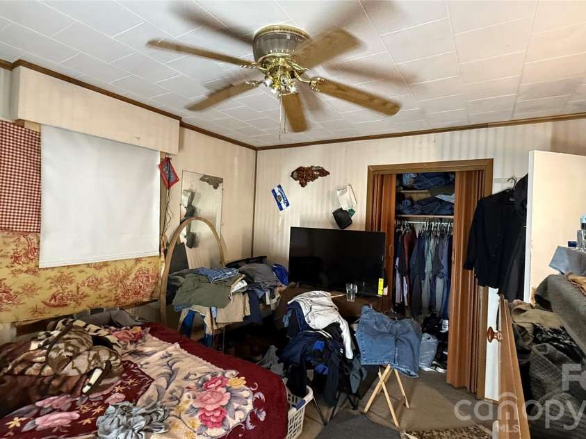 1517 Barcose Street, Lenoir, NC 28645.  MLS# CAR4431203, YatesRealty ID 54718. 