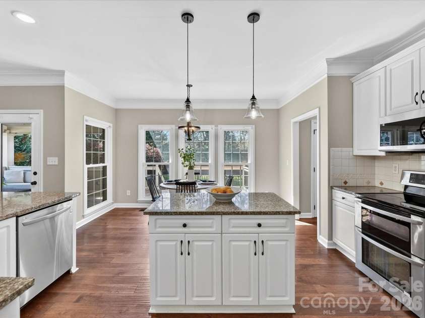 10901 Megwood Drive, Charlotte, NC 28277.  MLS# CAR4357093, YatesRealty ID 5472. 