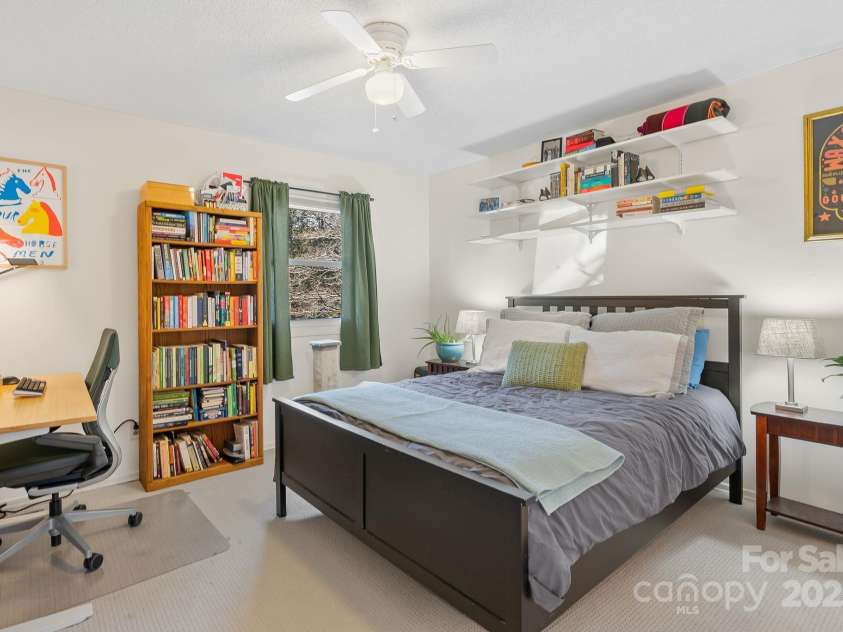 16 Spears Avenue, Asheville, NC 28801.  MLS# CAR4300729, YatesRealty ID 5472. Large Second Bedroom
