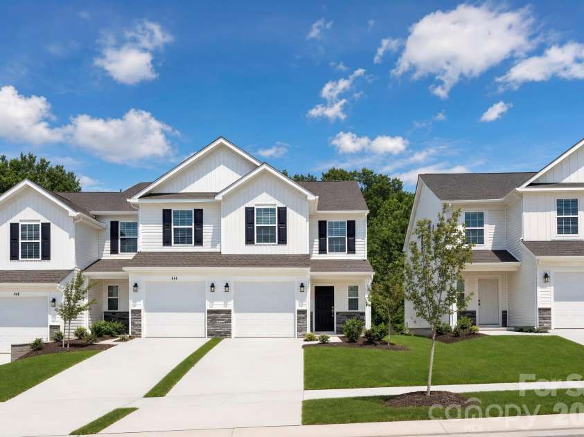 404 Sand Dunes Drive, Kannapolis, NC 28081.  MLS# CAR4430108, YatesRealty ID 54720. 